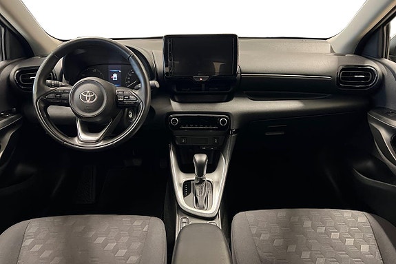 Toyota Yaris 8 of 18