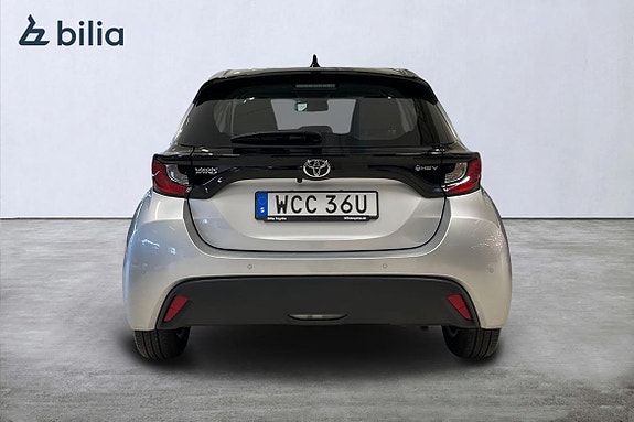 Toyota Yaris 4 of 18