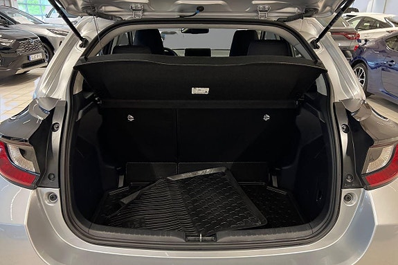 Toyota Yaris 10 of 18