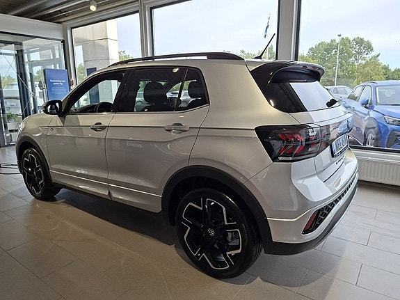 Volkswagen T-Cross 2 of 6