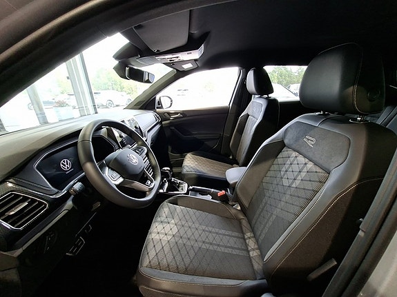 Volkswagen T-Cross 4 of 6