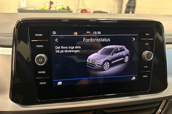 Volkswagen T-Roc 11 of 16