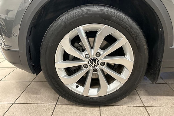 Volkswagen T-Roc 13 of 16