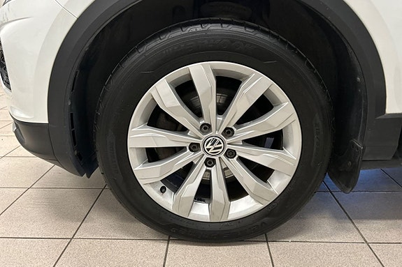 Volkswagen T-Roc 13 of 16