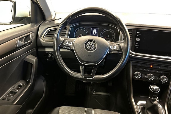 Volkswagen T-Roc 8 of 16
