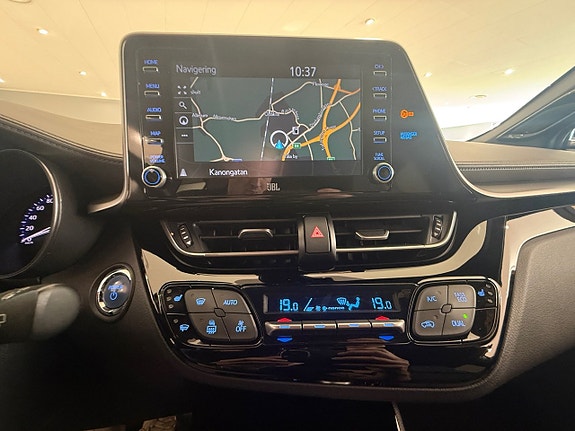 Toyota C-HR 20 of 20