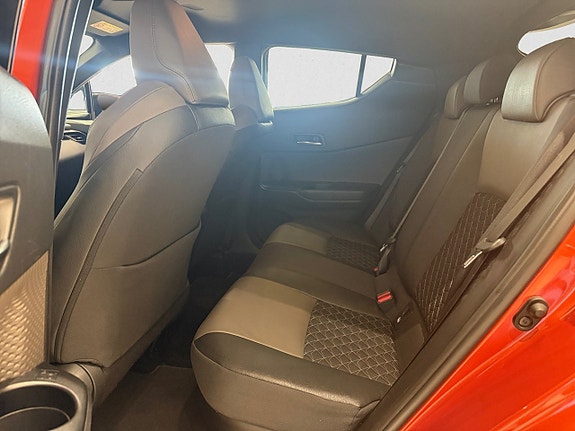 Toyota C-HR 13 of 20