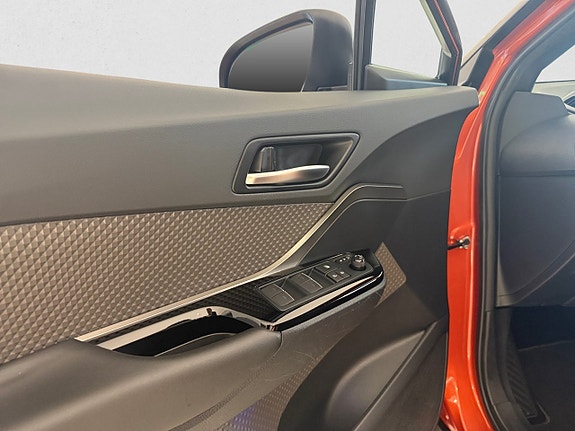 Toyota C-HR 8 of 20