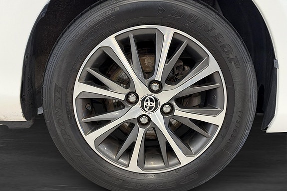 Toyota Yaris 16 of 16