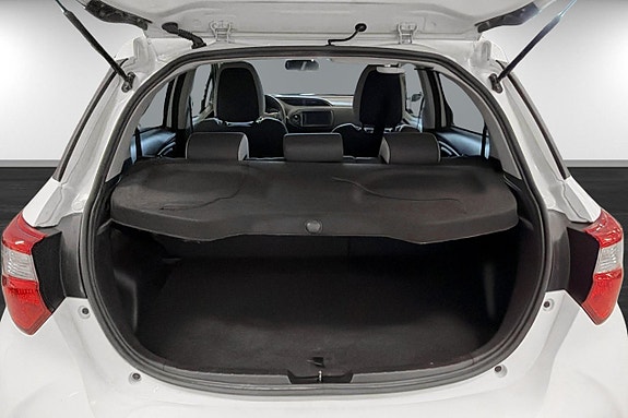 Toyota Yaris 14 of 16