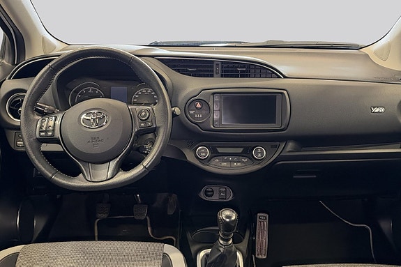 Toyota Yaris 7 of 16