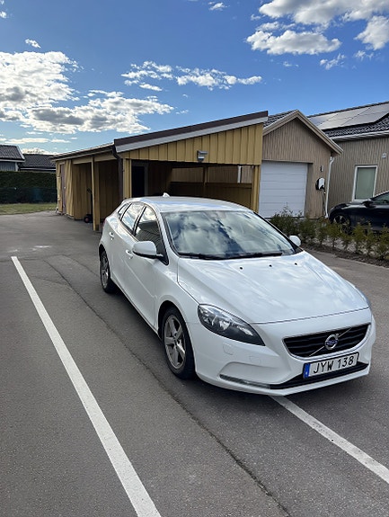 Volvo V40 4 of 5