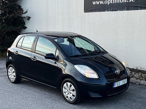 Toyota Yaris 6 of 13