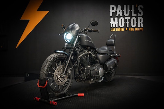 Harley-Davidson Iron 883 (XL883N) "Vance Hines" 7 of 15
