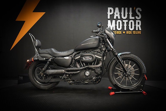 Harley-Davidson Iron 883 (XL883N) "Vance Hines" 2 of 15