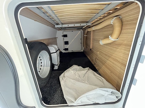 Adria Action 391 PH / 1300kg / Elektrisk Golvvärme/ Plus Paket 5 of 17