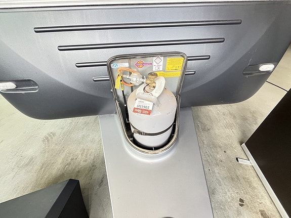 Adria Action 391 PH / 1300kg / Elektrisk Golvvärme/ Plus Paket 7 of 17