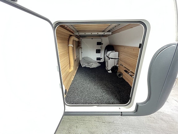 Adria Action 391 PH / 1300kg / Elektrisk Golvvärme/ Plus Paket 6 of 17