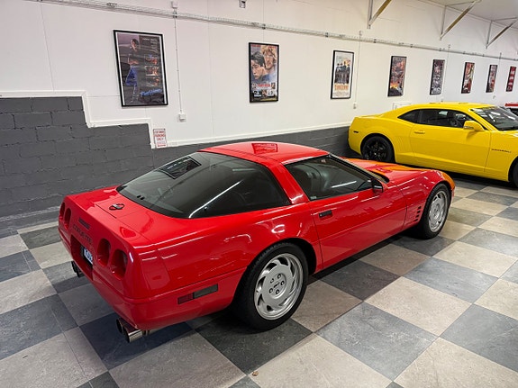 Chevrolet Corvette 11 of 30