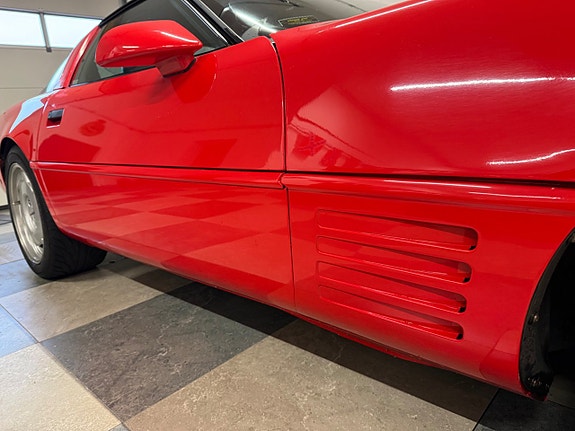 Chevrolet Corvette 14 of 30