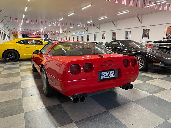Chevrolet Corvette 9 of 30