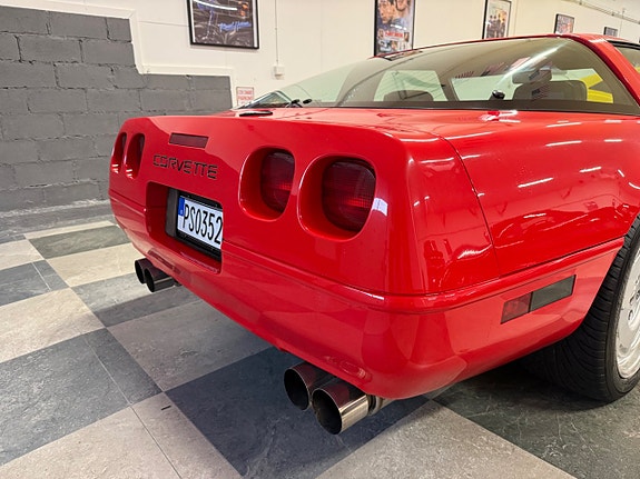 Chevrolet Corvette 19 of 30