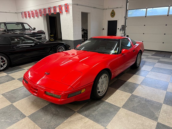 Chevrolet Corvette 5 of 30