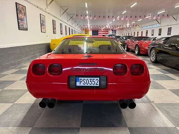 Chevrolet Corvette 10 of 30