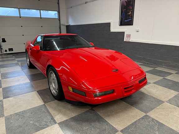 Chevrolet Corvette 3 of 30