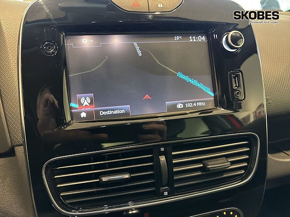 Renault Clio 19 of 22