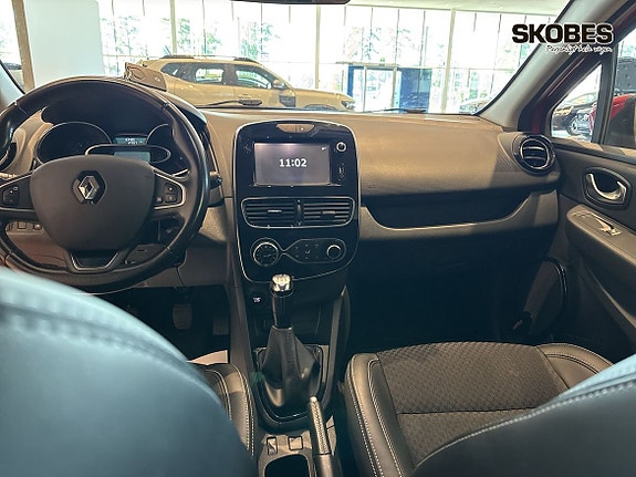 Renault Clio 12 of 22