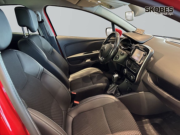 Renault Clio 11 of 22