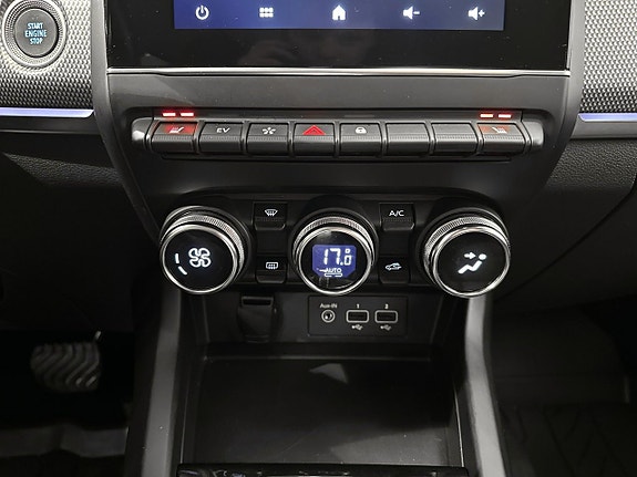 Renault Arkana 13 of 16
