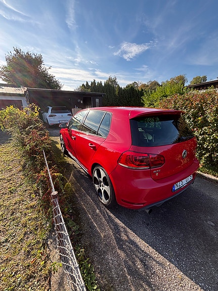 Volkswagen Golf VI 3 of 8