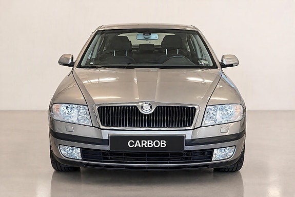 Skoda Octavia 2 of 10