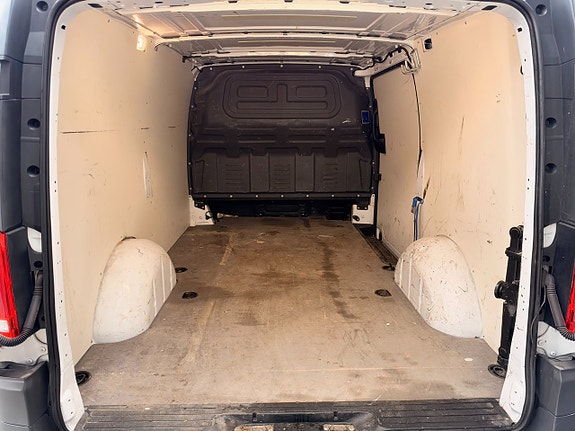 Mercedes-Benz Vito 114 6 of 16