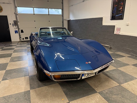 Chevrolet Corvette 4 of 30
