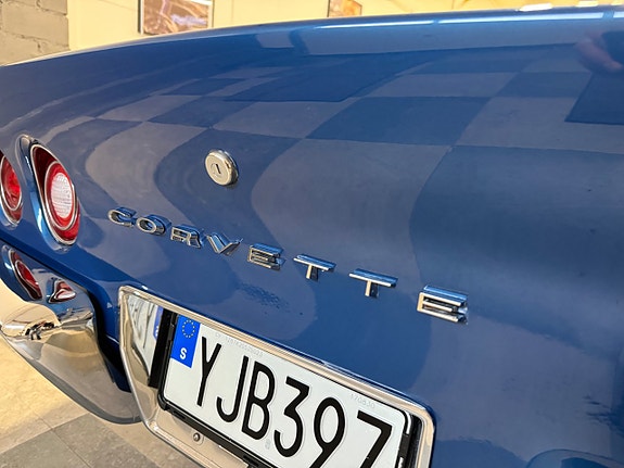 Chevrolet Corvette 26 of 30
