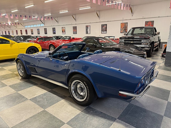 Chevrolet Corvette 9 of 30