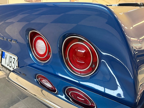 Chevrolet Corvette 25 of 30
