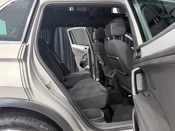 Volkswagen Tiguan 17 of 30