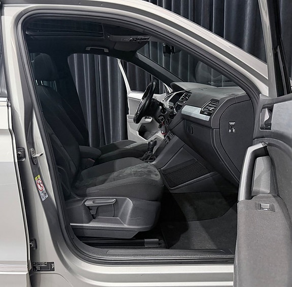 Volkswagen Tiguan 12 of 30