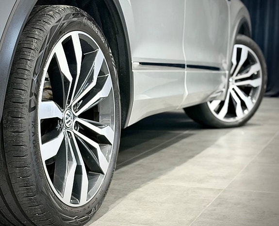 Volkswagen Tiguan 7 of 30
