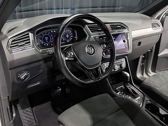 Volkswagen Tiguan 11 of 30