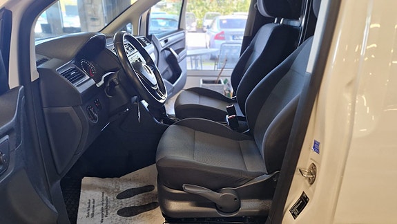 Volkswagen Caddy 10 of 19
