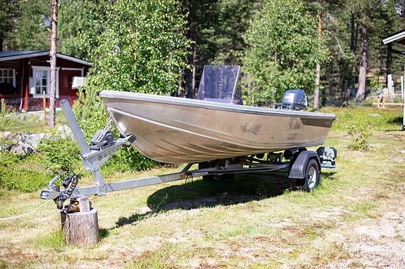 Buster XS R styrpulpet + Yamaha 20 hk + båtvagn i bra använt skick säljes. 7 of 7