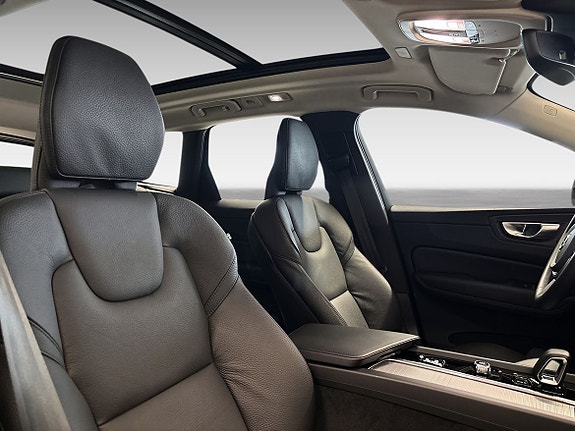 Volvo XC60 12 of 17
