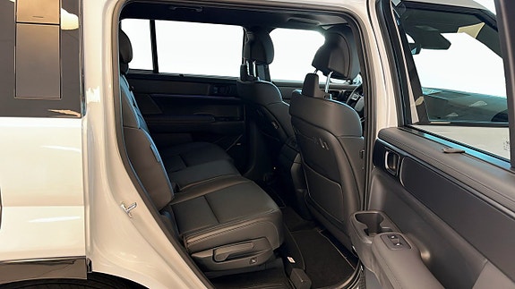 Hyundai Santa Fe 5 of 12
