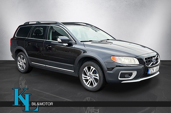 Volvo XC70 2 of 14
