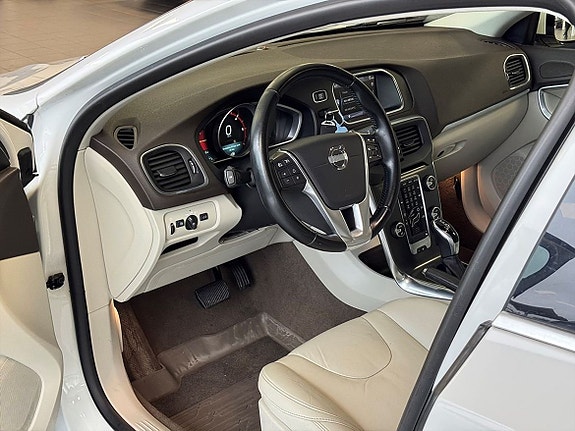 Volvo V40 9 of 20